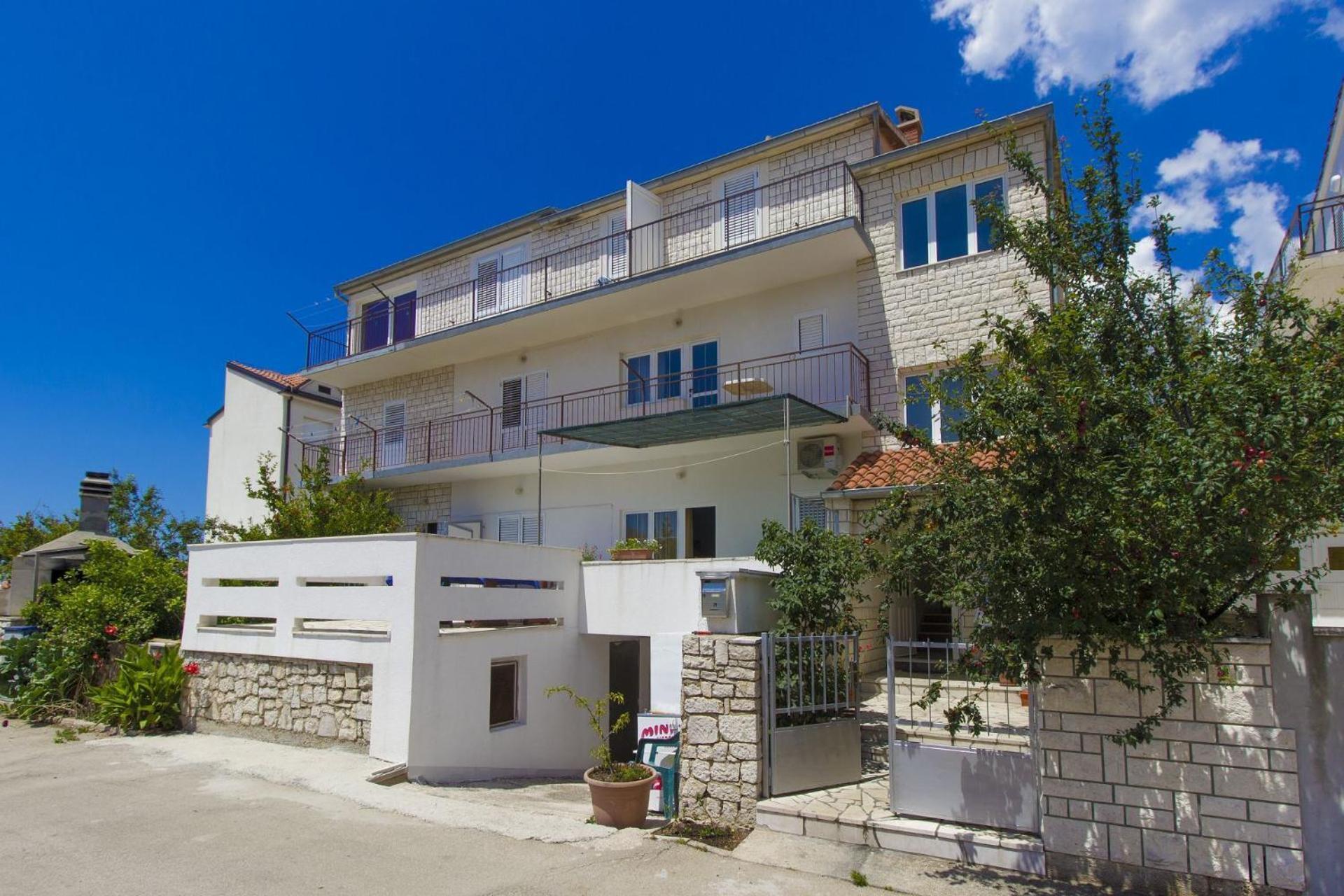 Apartments Vince Primosten Exterior photo